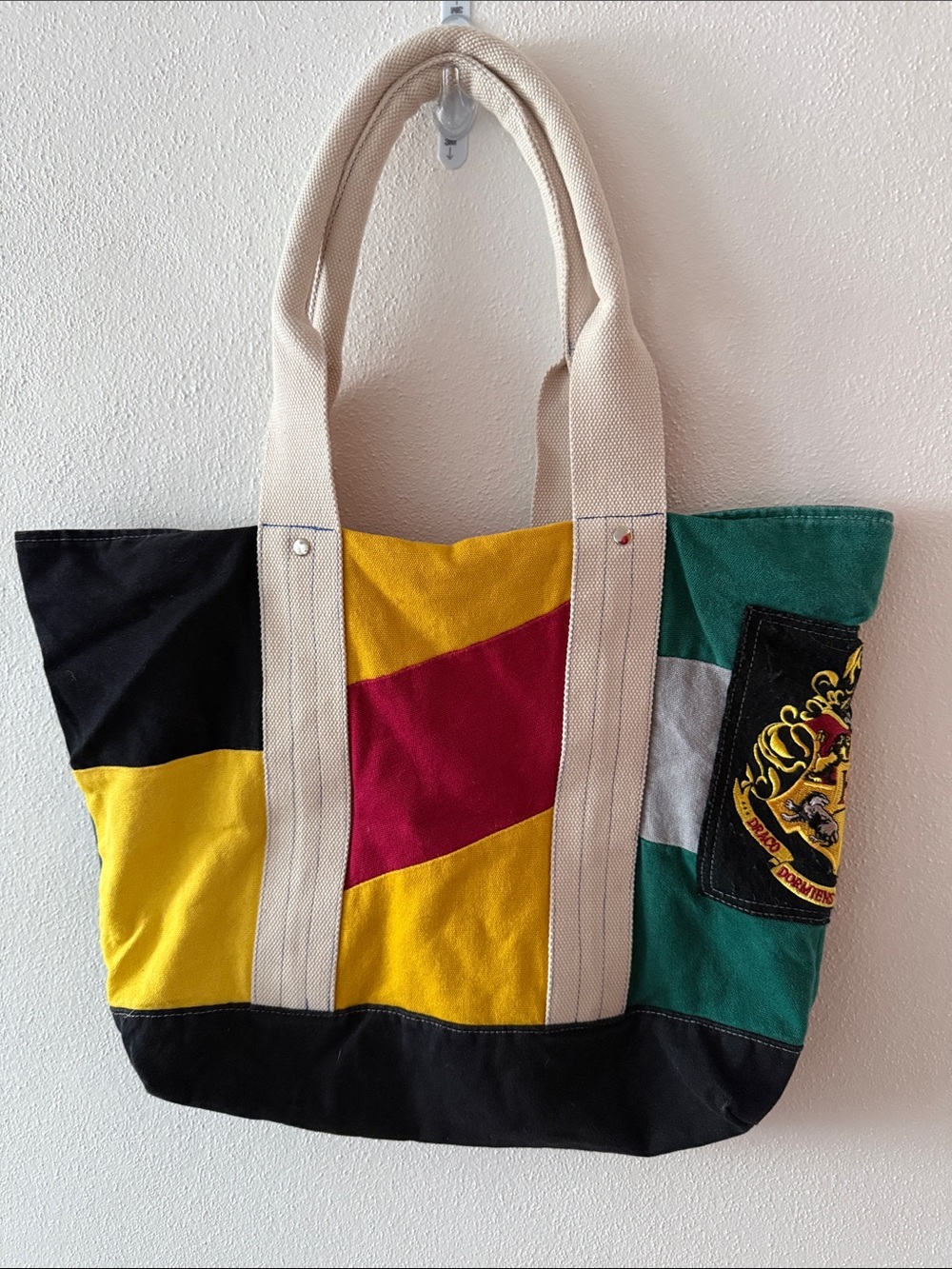 Warner Bros. Harry Potter Tote in Black, Cream, Yellow, Red, Green
